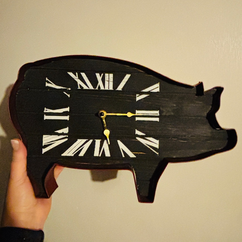 Black Pig-Shaped Wall Clock